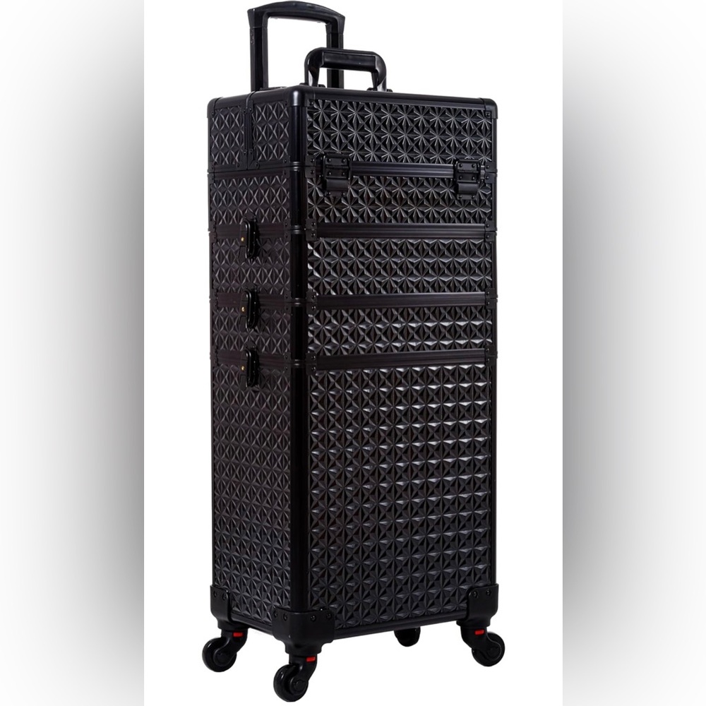 Mint condition used once travel carry luggage makeup artist/nail tech etc